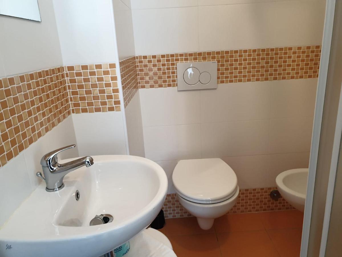 Hotel Baden Baden Rimini Buitenkant foto