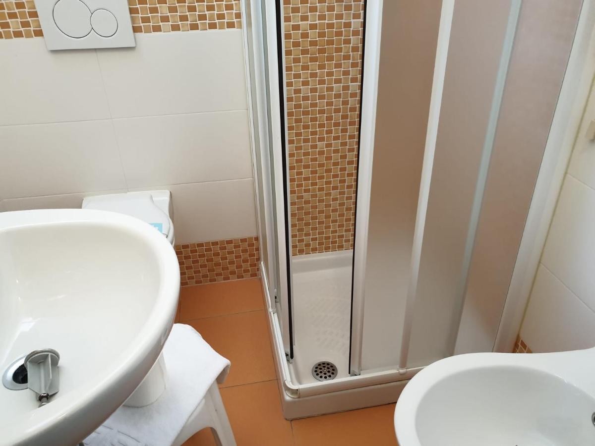 Hotel Baden Baden Rimini Buitenkant foto