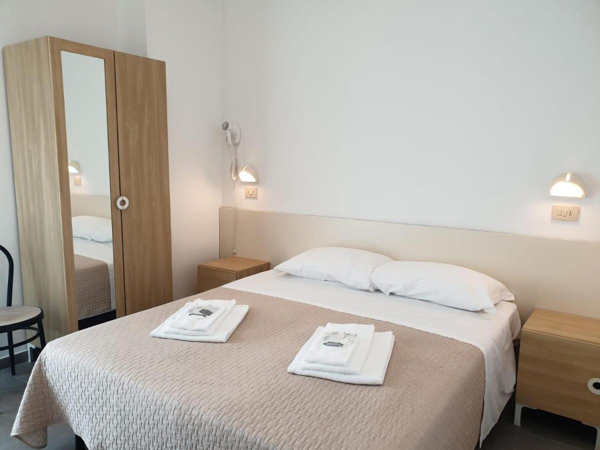 Hotel Baden Baden Rimini Buitenkant foto